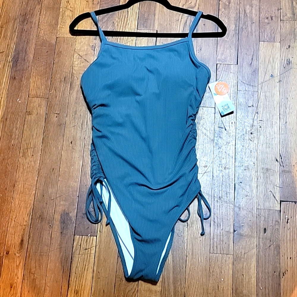UPF 50T 🩱 bathing suit olive green color size m
